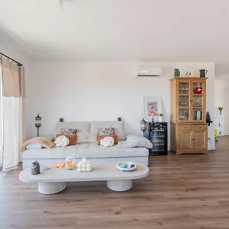 2 Bedroom Sun & Terrace With Sea View アパート *