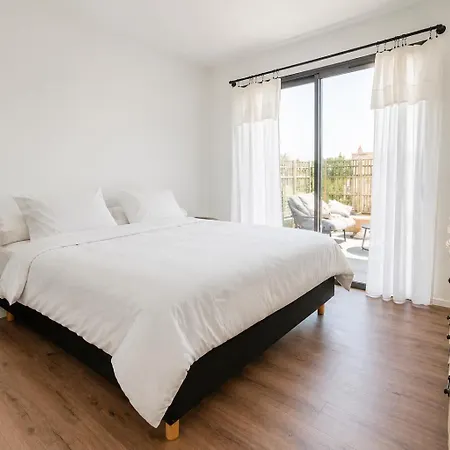 아파트 2 Bedroom Sun & Terrace With Sea View