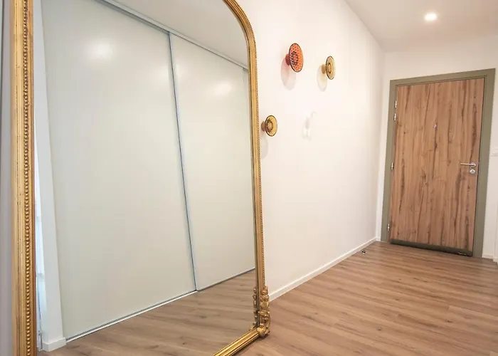 アパート 2 Bedroom Sun & Terrace With Sea View